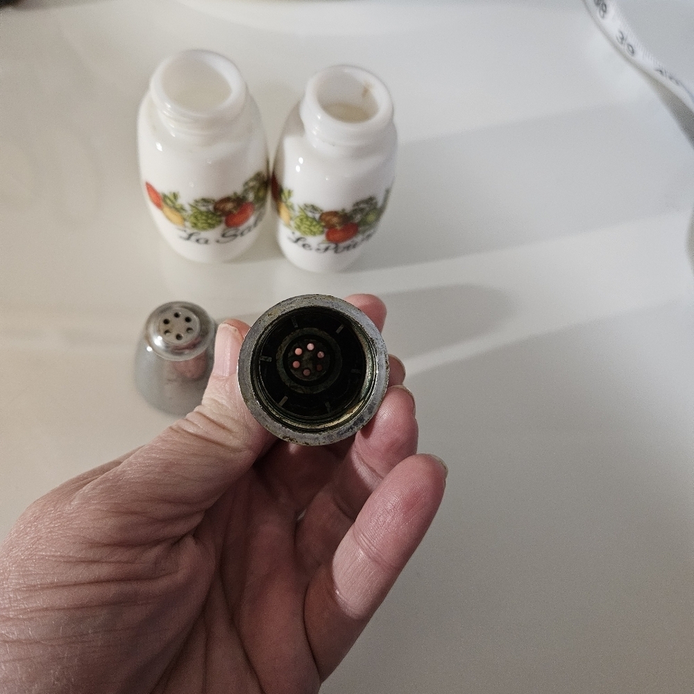 Le Poivre & Le Sel White Ceramic Salt and Pepper Shakers with Fruit Motif - Picture 5 of 6